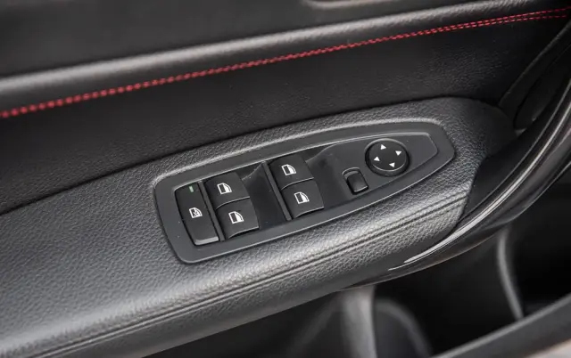 BMW Seria 1 116i Sport Line