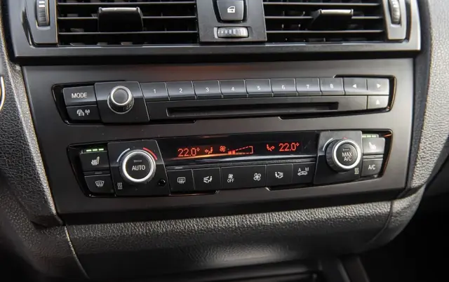 BMW Seria 1 116i Sport Line