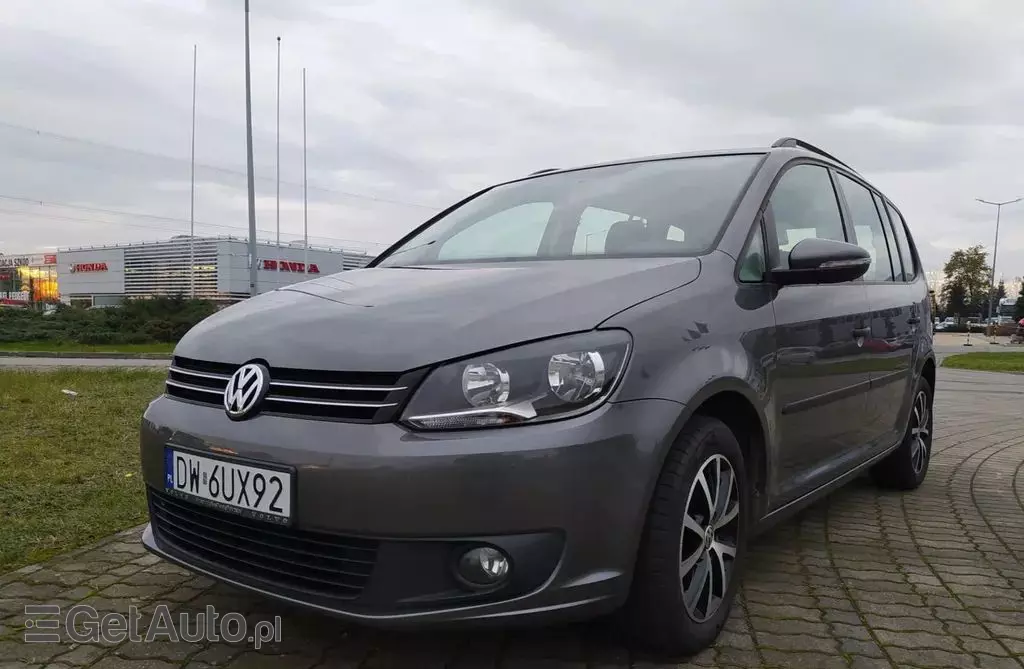 VOLKSWAGEN Touran 