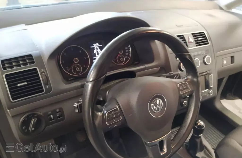VOLKSWAGEN Touran 