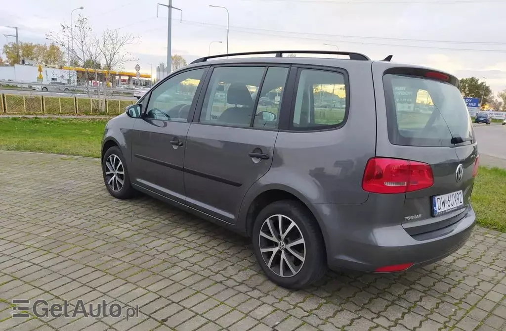 VOLKSWAGEN Touran 