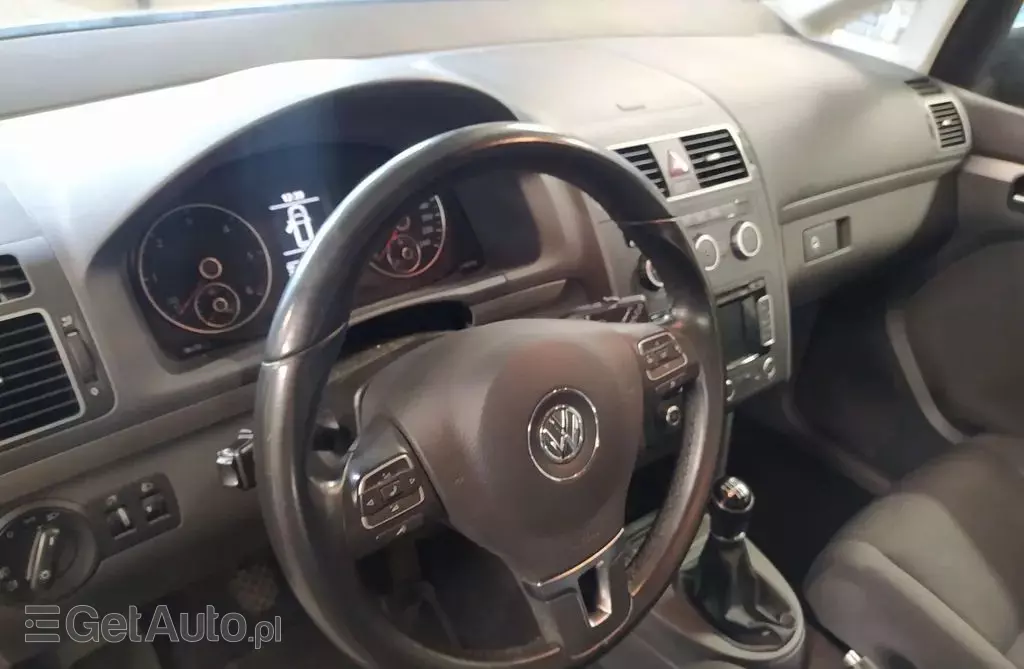 VOLKSWAGEN Touran 