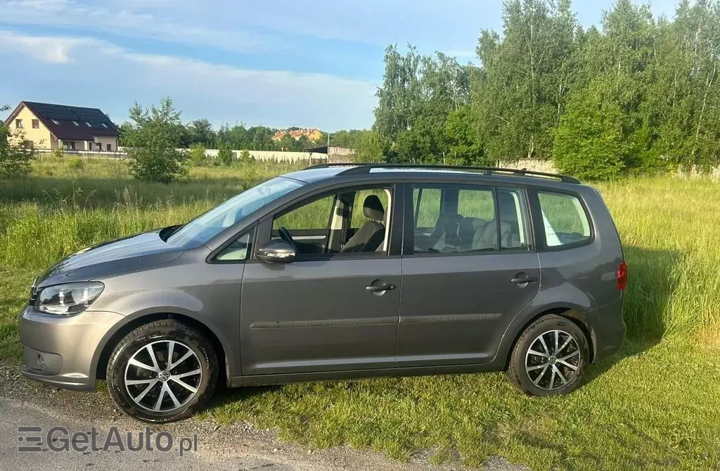VOLKSWAGEN Touran 