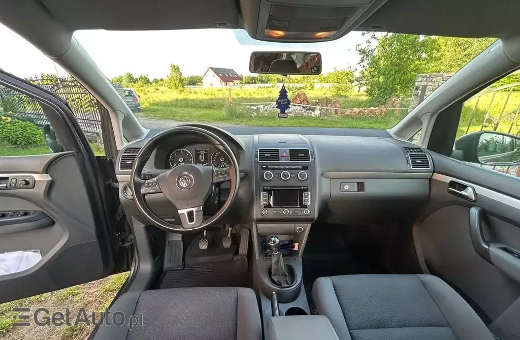 VOLKSWAGEN Touran 