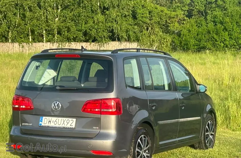 VOLKSWAGEN Touran 