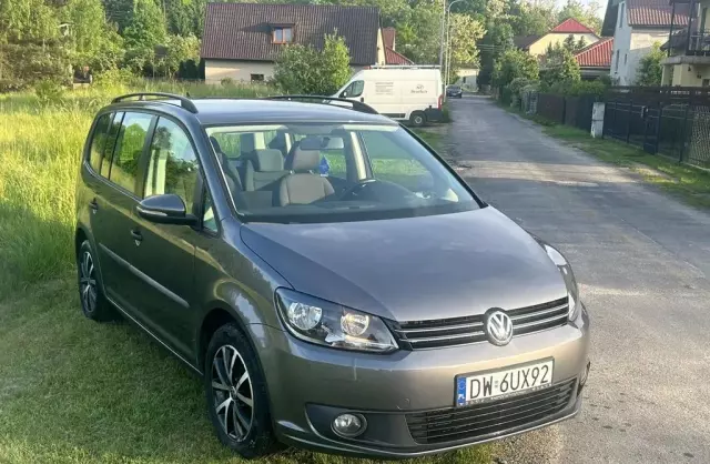 VOLKSWAGEN Touran 