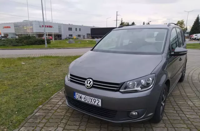 VOLKSWAGEN Touran 