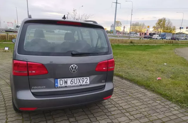 VOLKSWAGEN Touran 