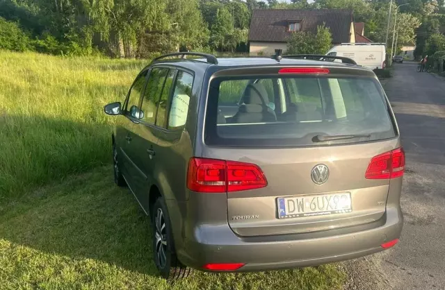VOLKSWAGEN Touran 