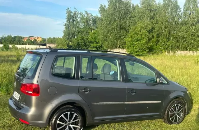 VOLKSWAGEN Touran 