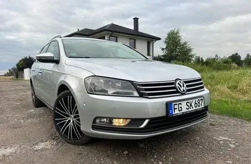 VOLKSWAGEN Passat 