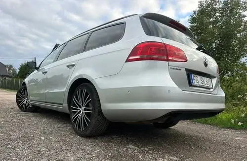 VOLKSWAGEN Passat 