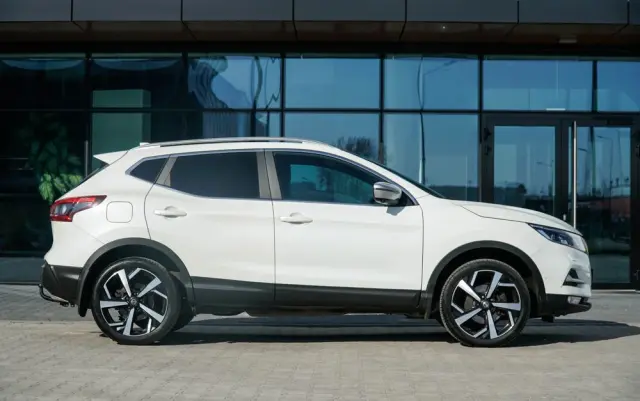 NISSAN Qashqai 1.2 DIG-T Tekna+