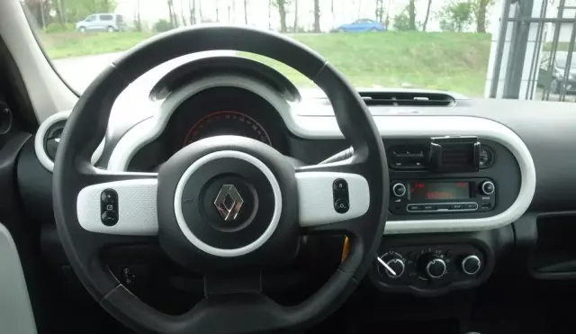 RENAULT Twingo 