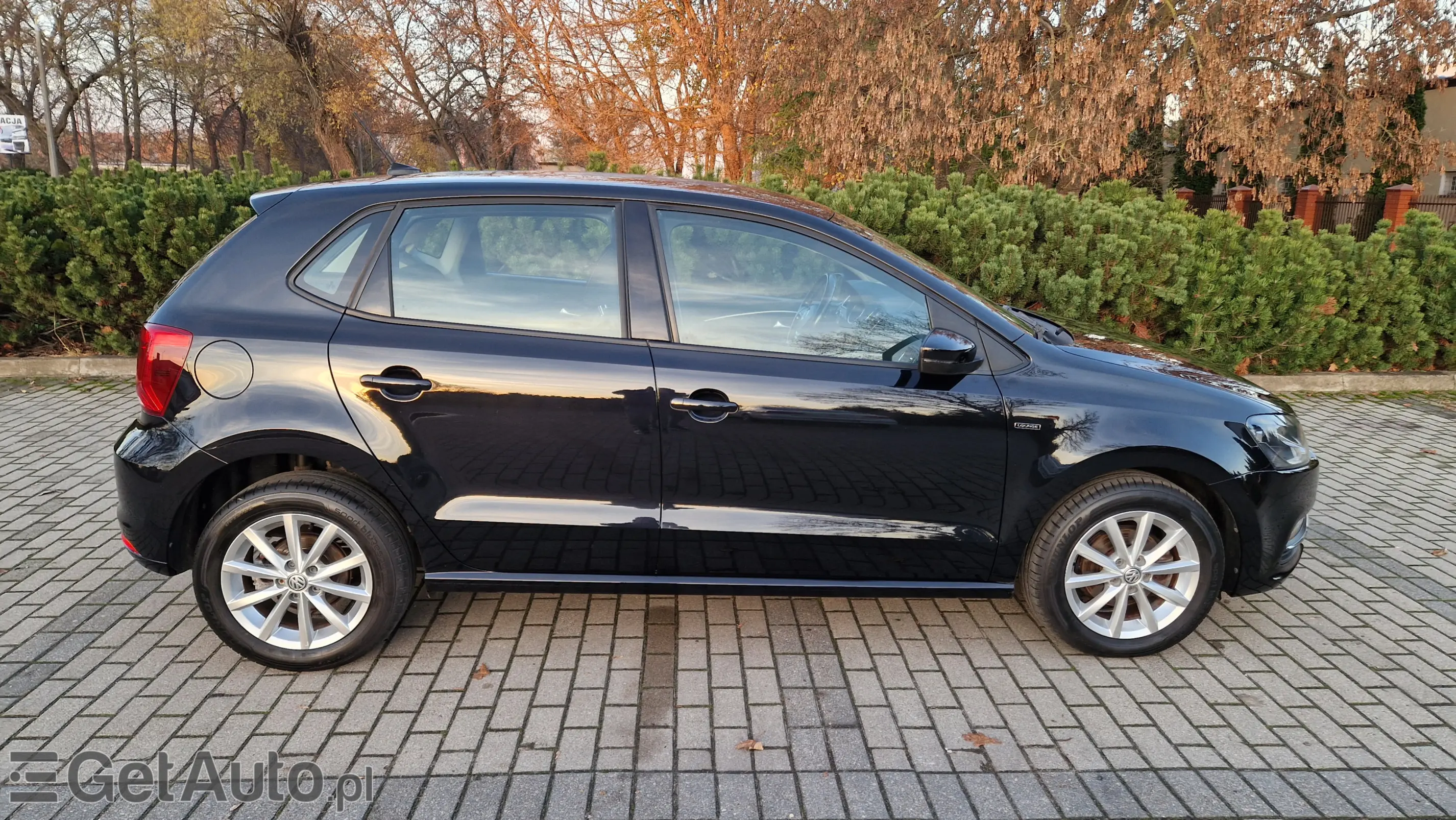 VOLKSWAGEN Polo Highline