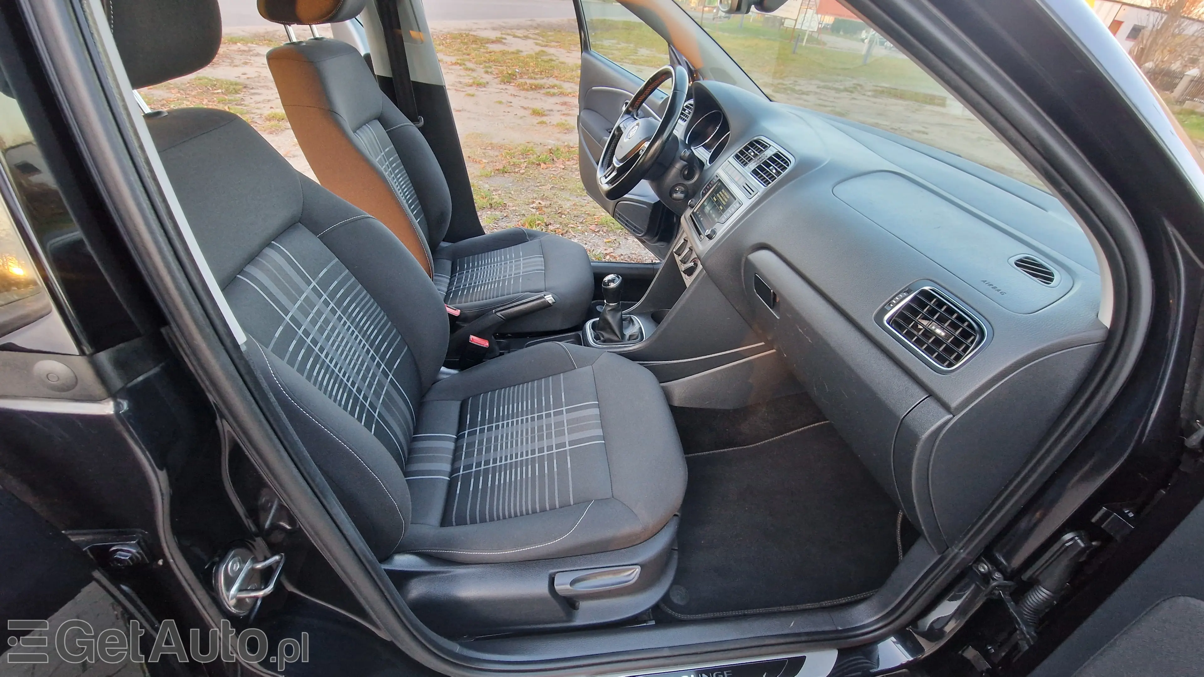 VOLKSWAGEN Polo Highline