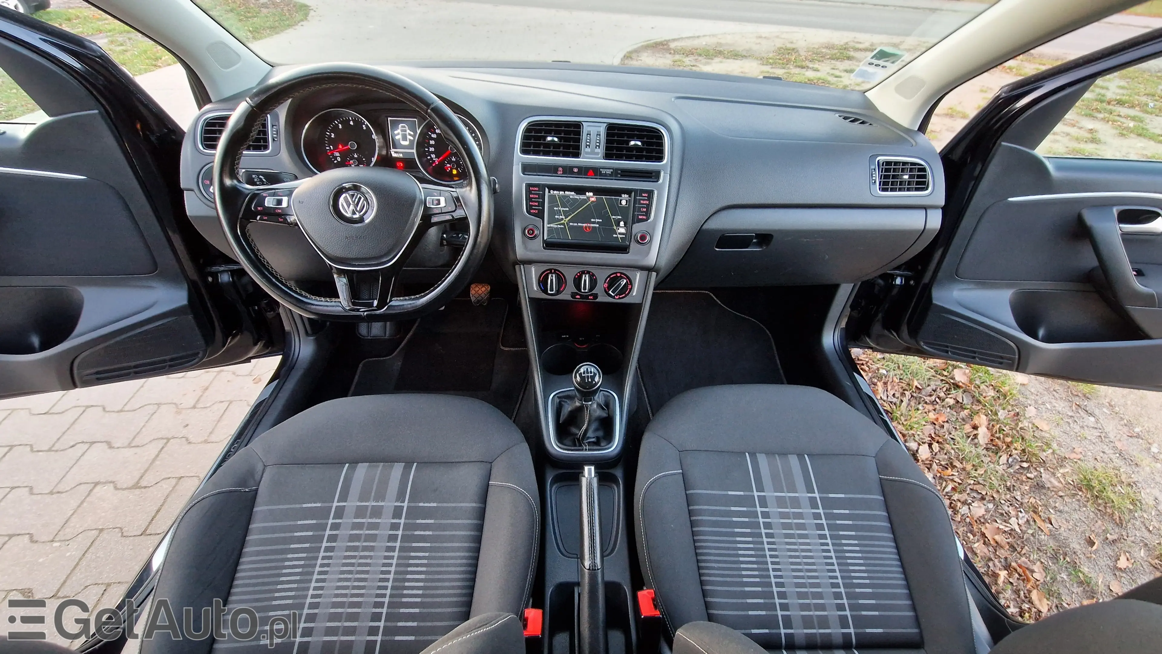 VOLKSWAGEN Polo Highline