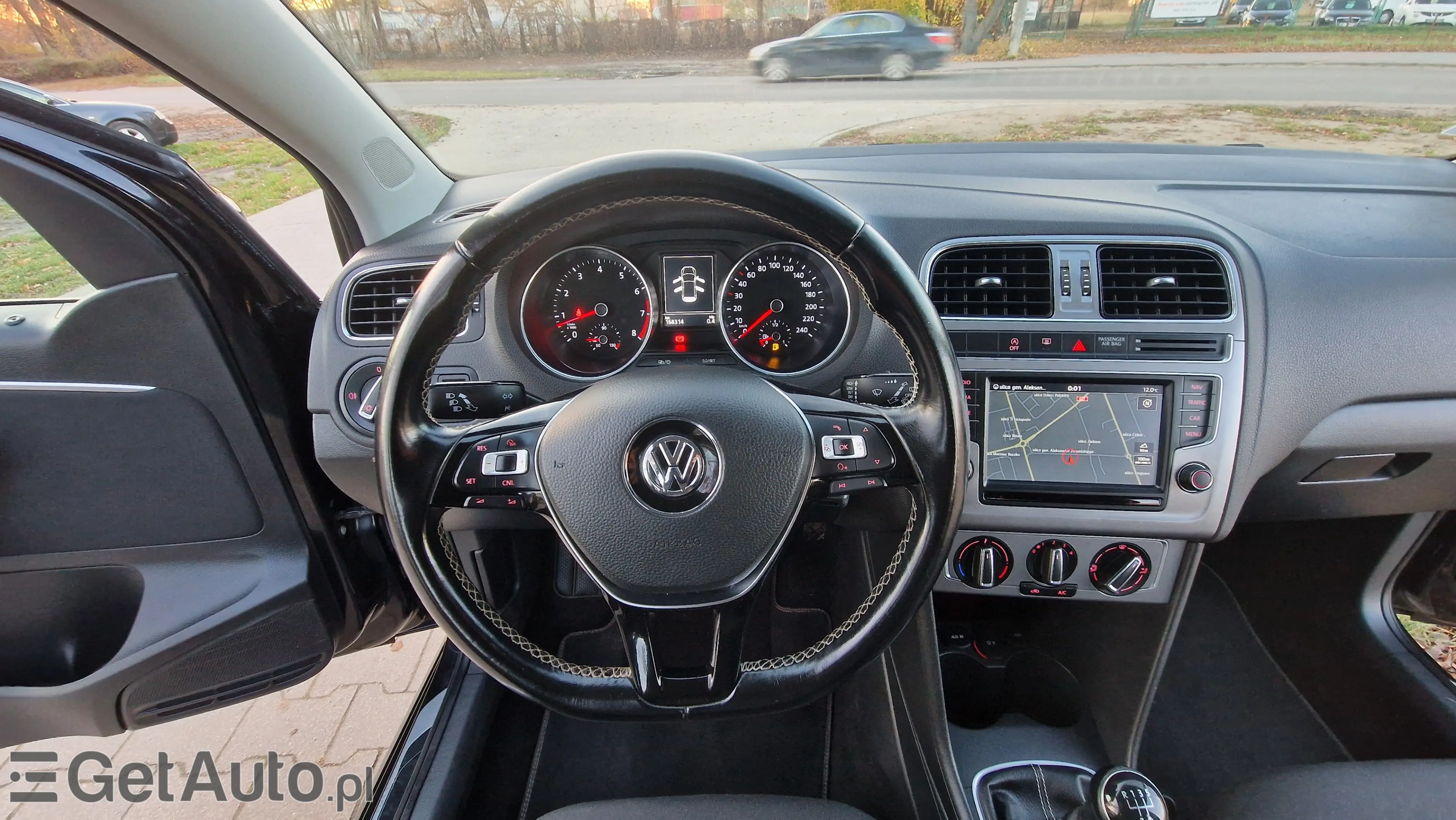 VOLKSWAGEN Polo Highline