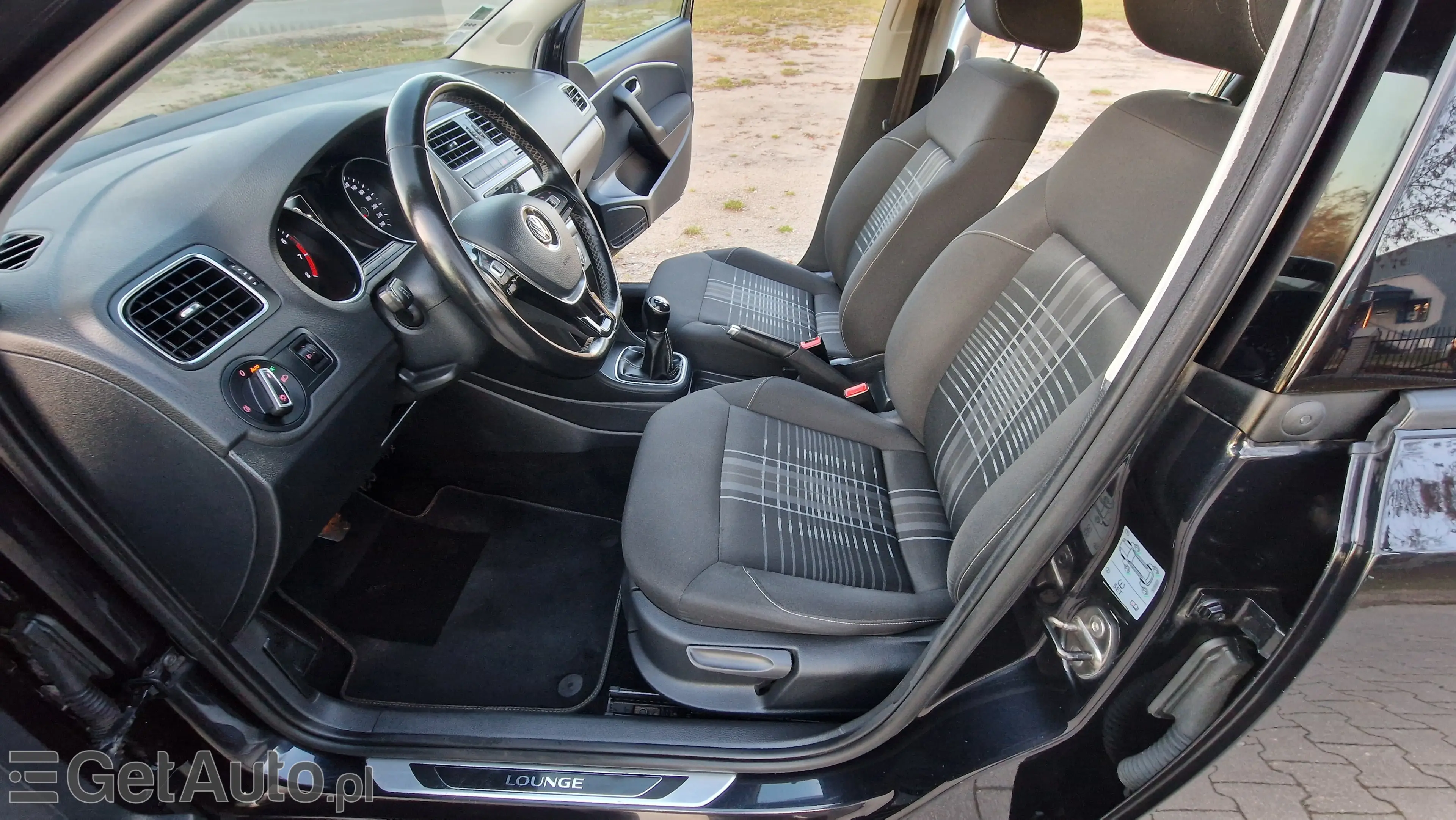 VOLKSWAGEN Polo Highline