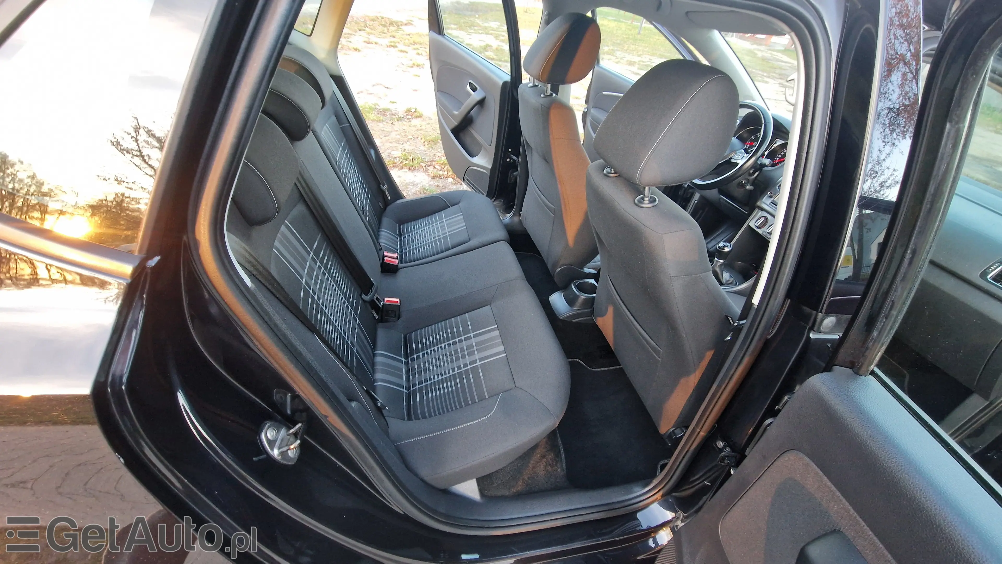 VOLKSWAGEN Polo Highline