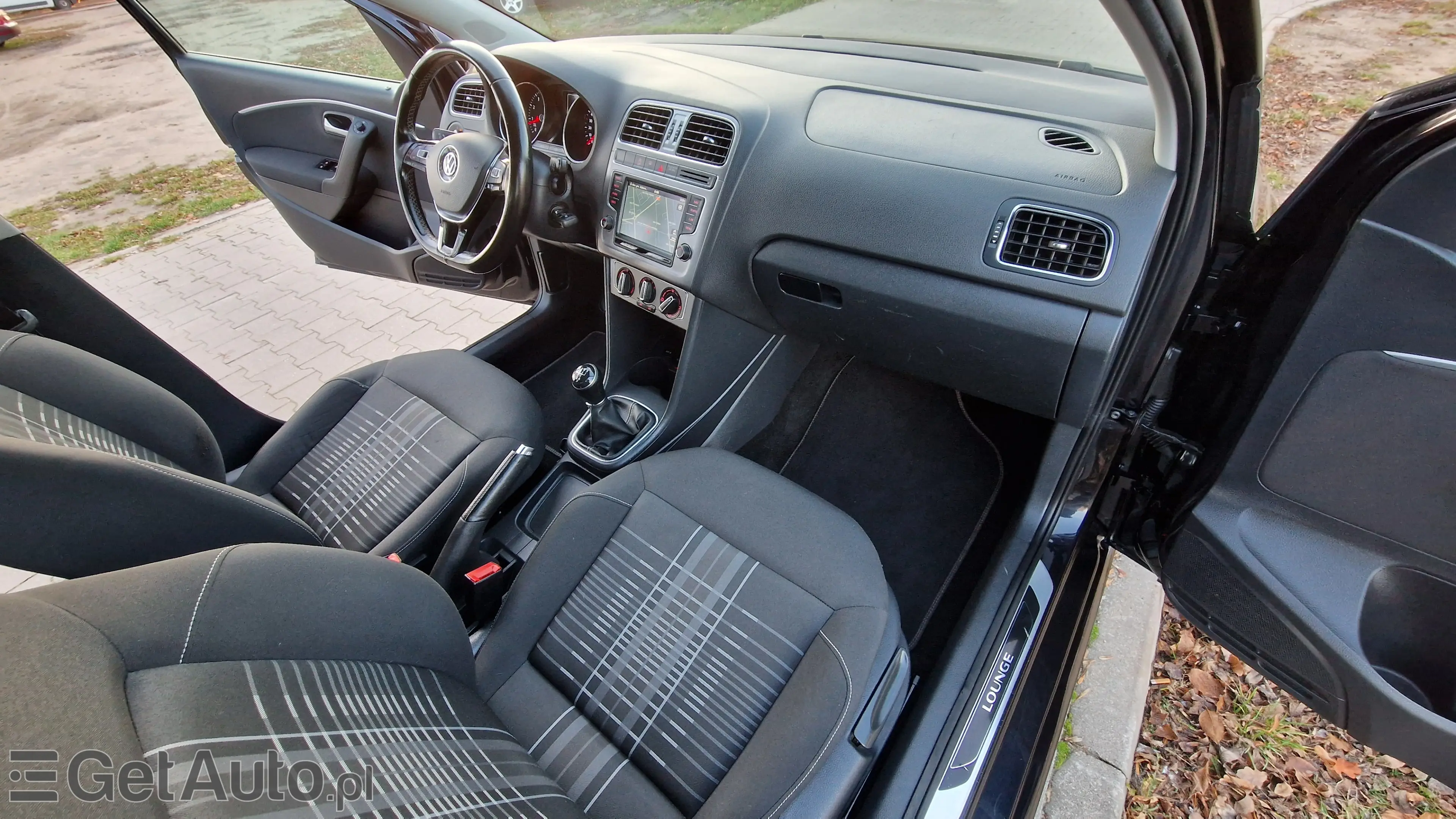 VOLKSWAGEN Polo Highline