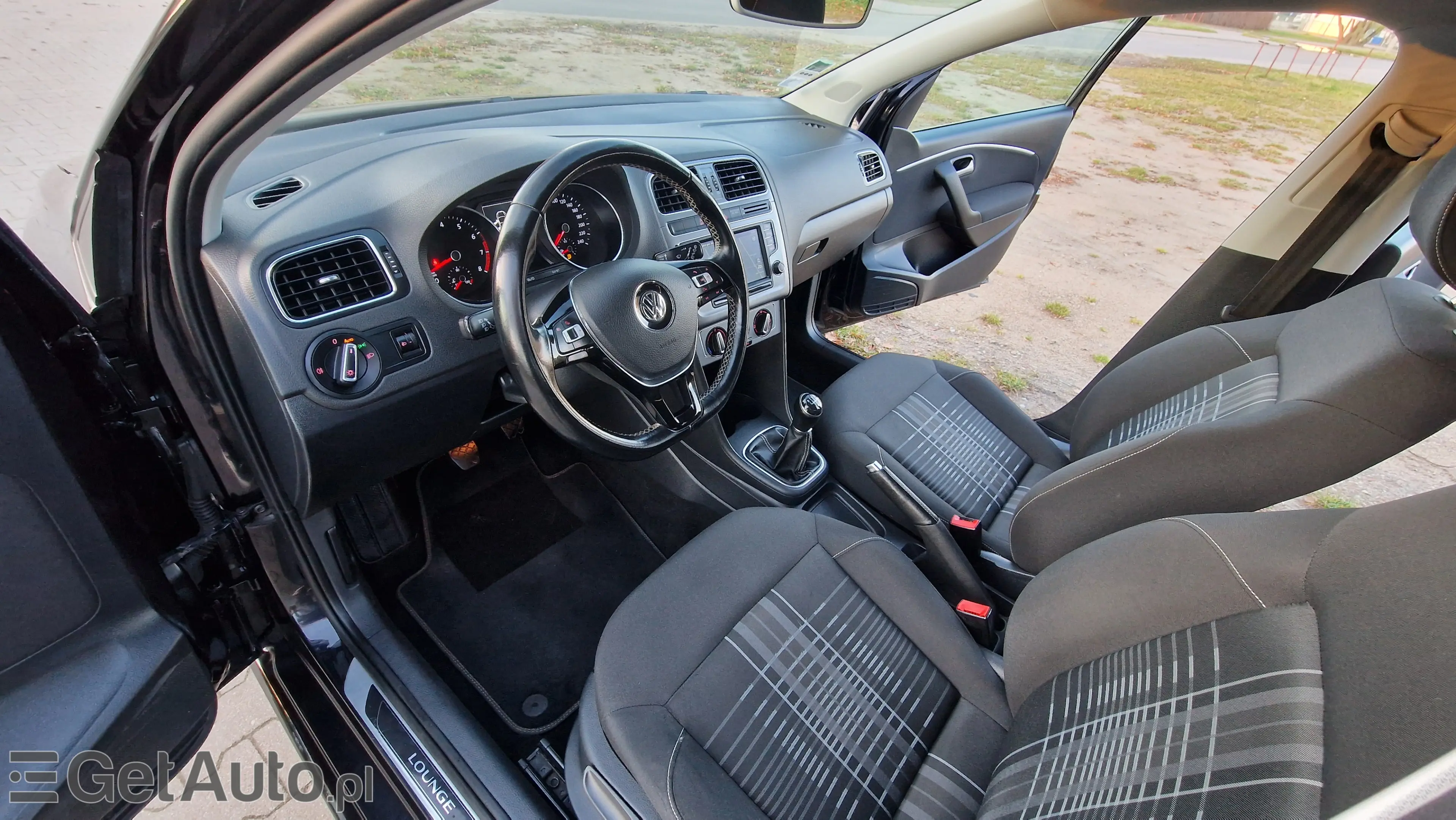 VOLKSWAGEN Polo Highline