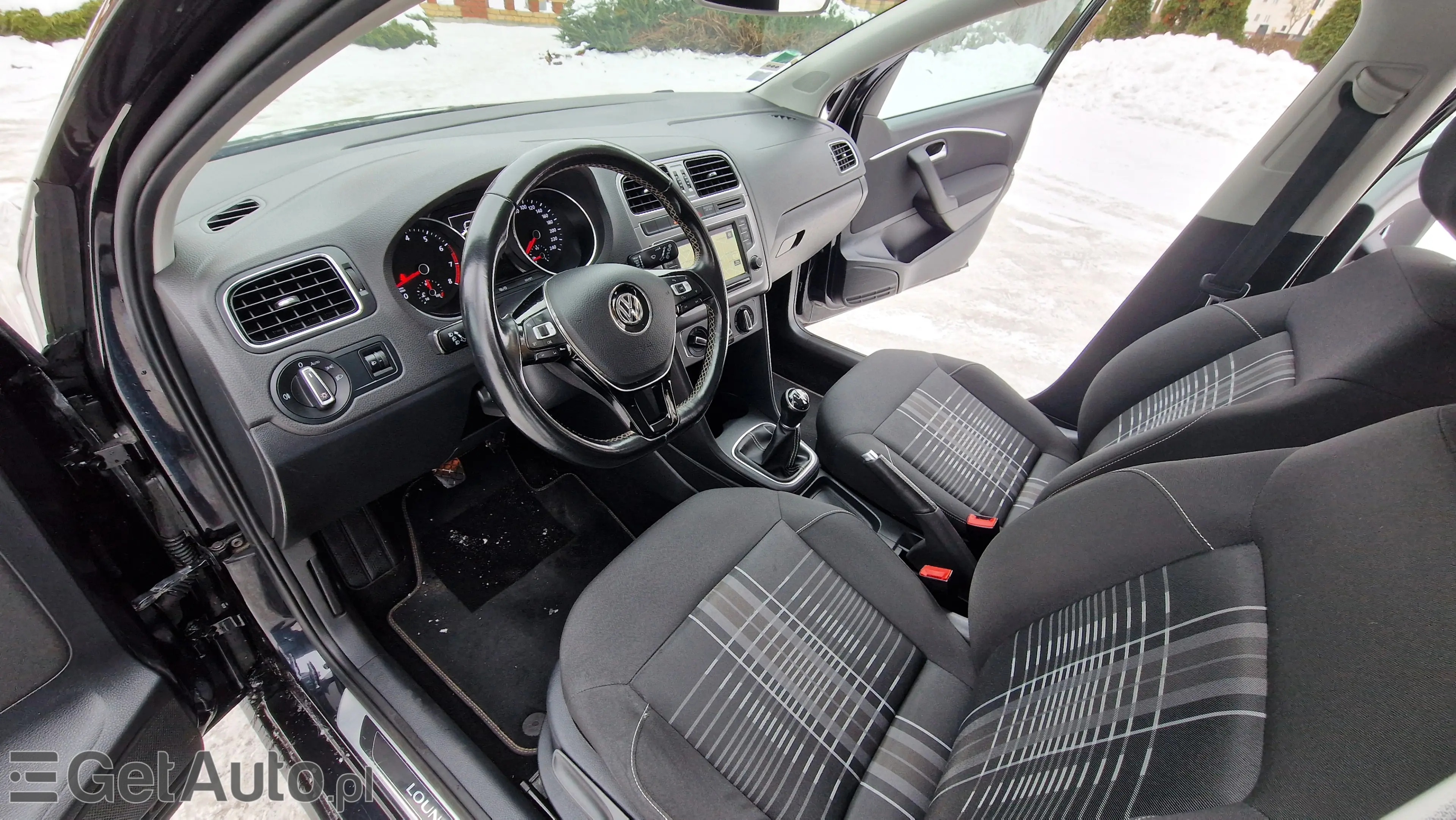 VOLKSWAGEN Polo Highline