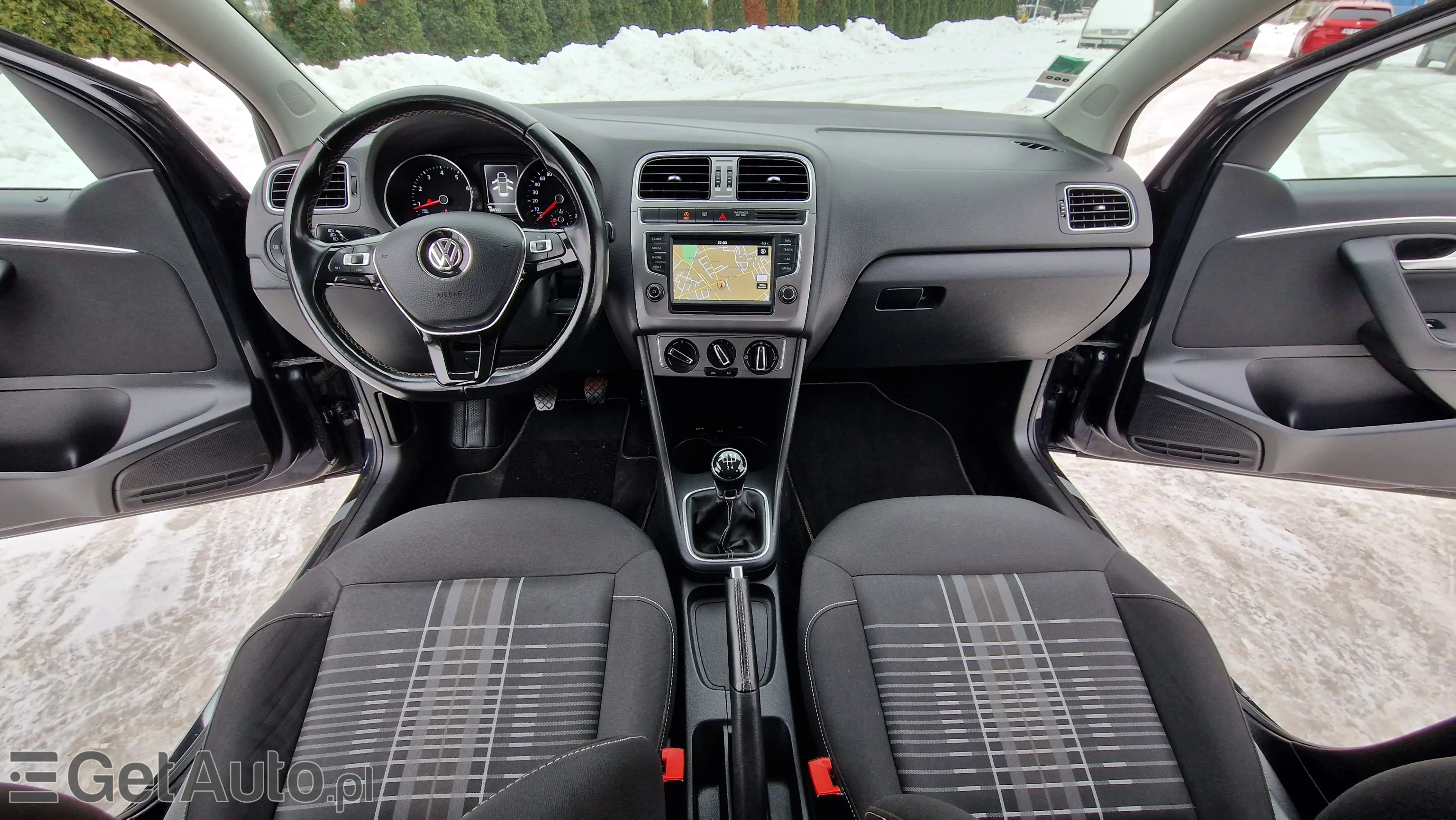 VOLKSWAGEN Polo Highline