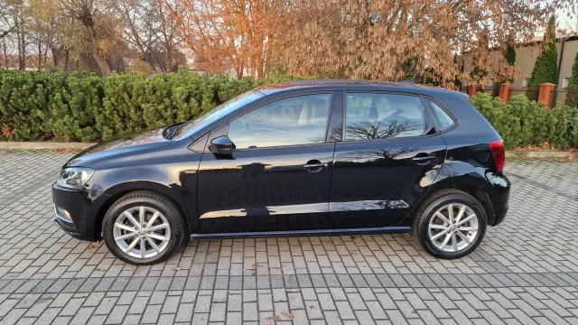 VOLKSWAGEN Polo Highline