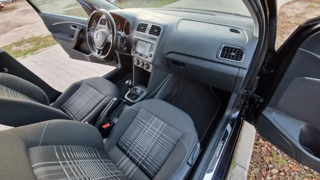 VOLKSWAGEN Polo Highline