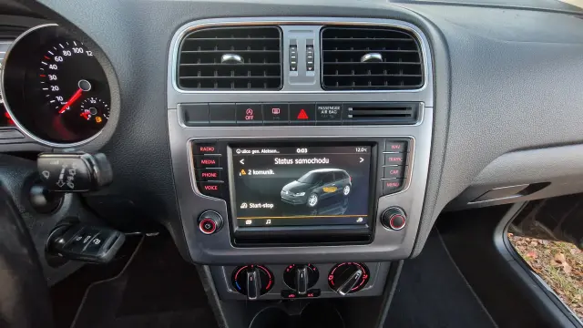 VOLKSWAGEN Polo Highline