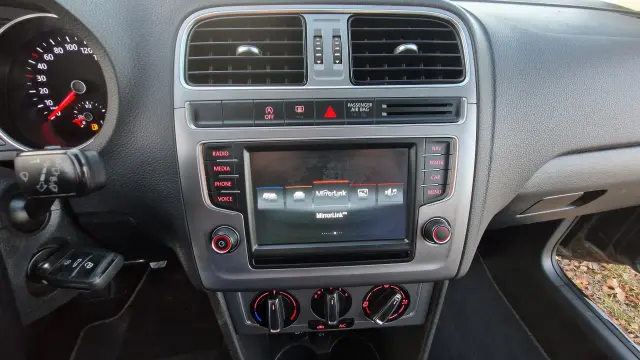 VOLKSWAGEN Polo Highline