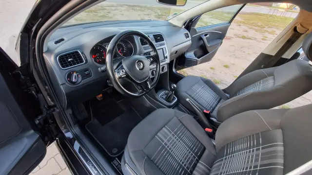 VOLKSWAGEN Polo Highline