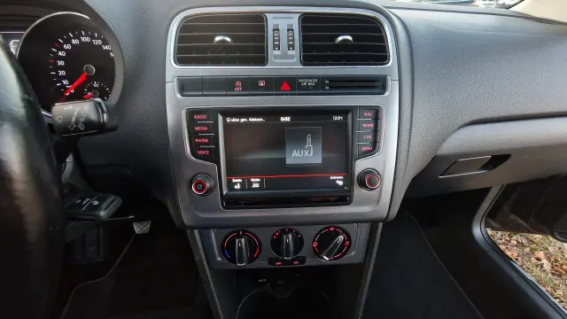 VOLKSWAGEN Polo Highline