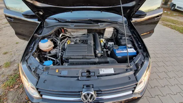 VOLKSWAGEN Polo Highline