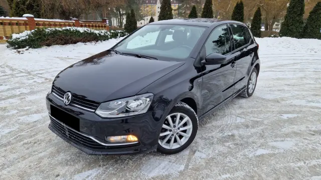 VOLKSWAGEN Polo Highline