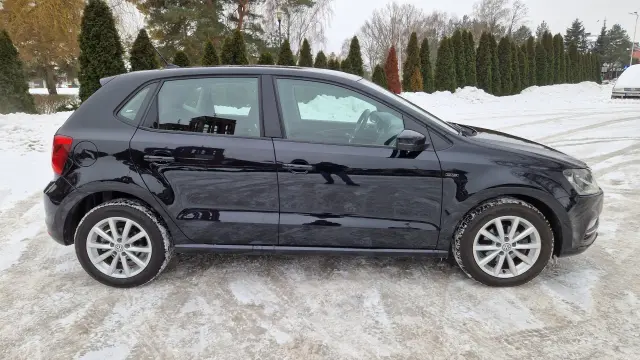 VOLKSWAGEN Polo Highline