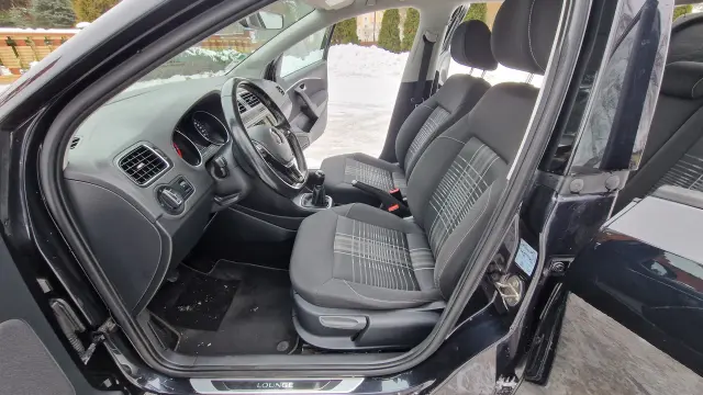 VOLKSWAGEN Polo Highline