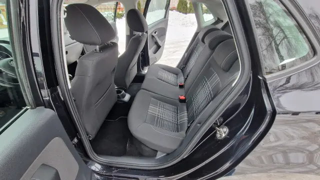 VOLKSWAGEN Polo Highline