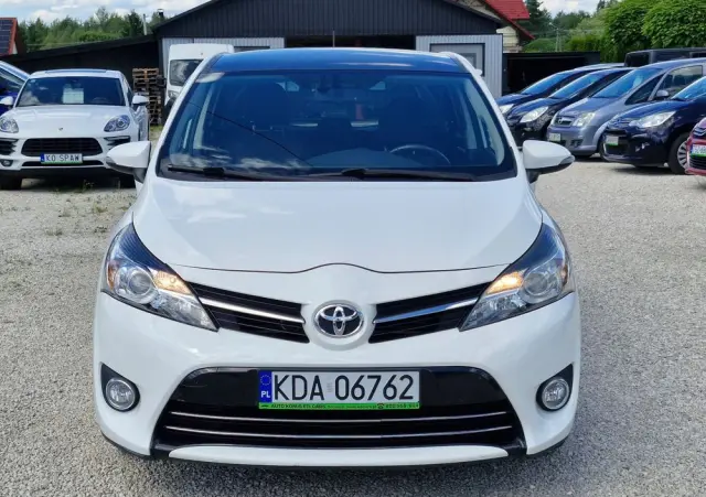 TOYOTA Verso 