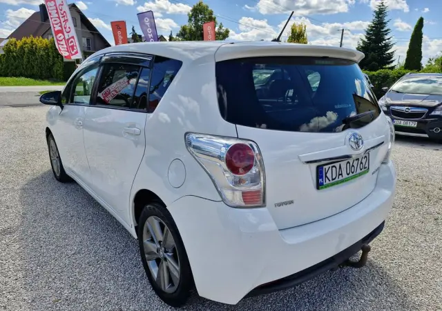 TOYOTA Verso 