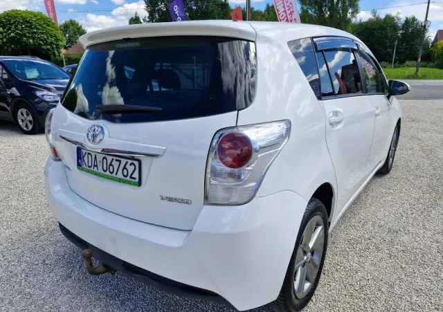 TOYOTA Verso 