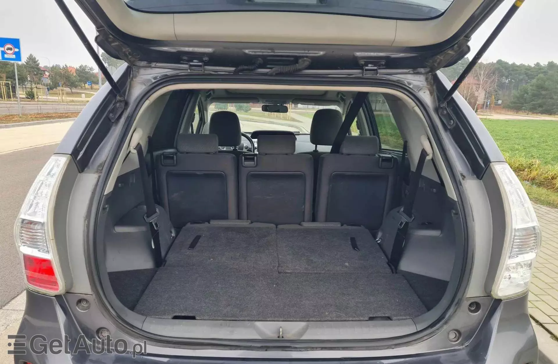 TOYOTA Prius Plus 