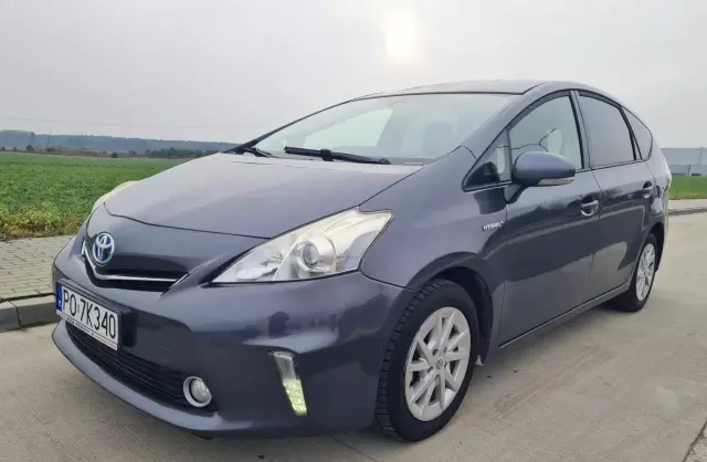 TOYOTA Prius Plus 