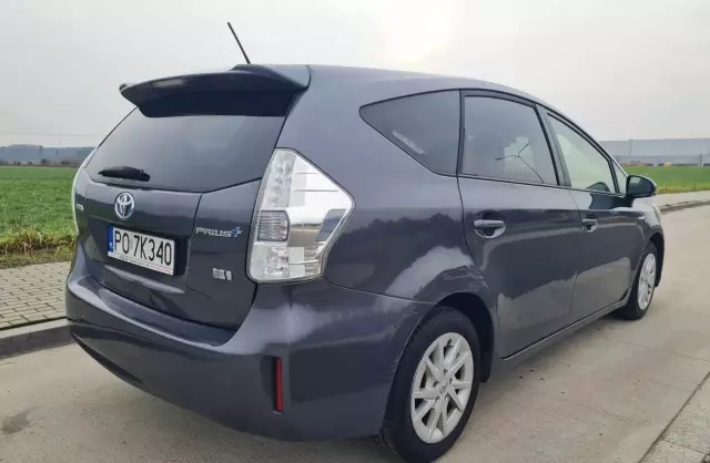 TOYOTA Prius Plus 