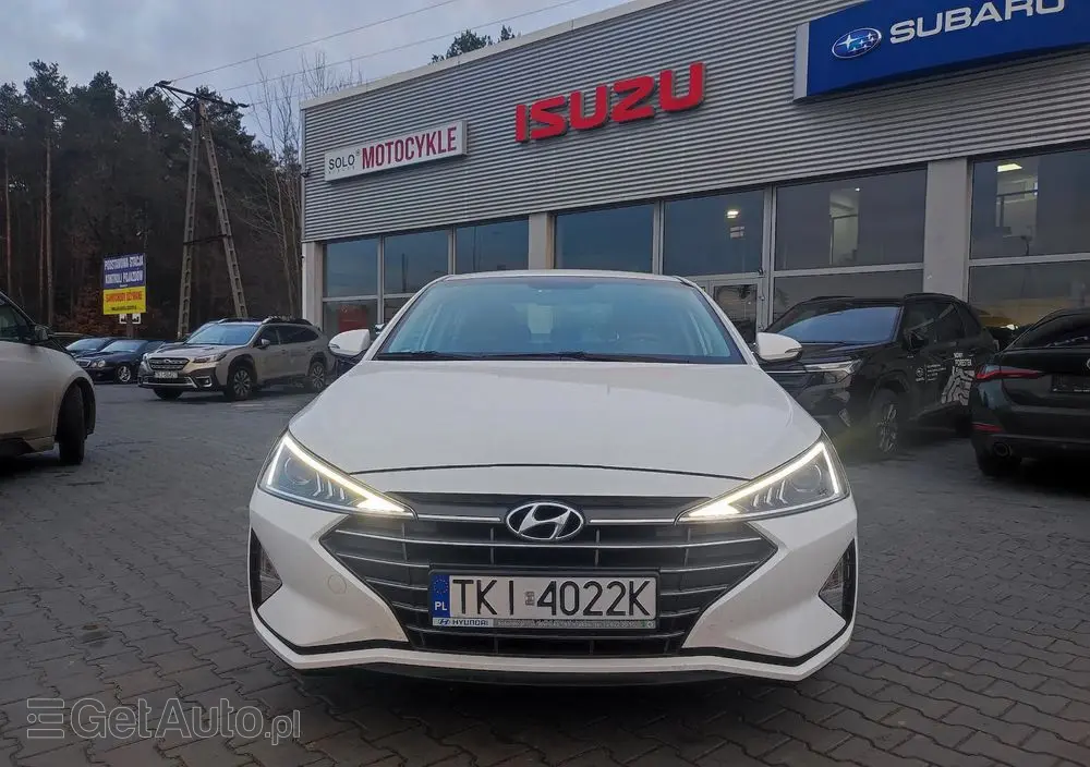 HYUNDAI Elantra 