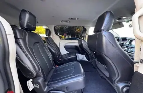 CHRYSLER Pacifica 