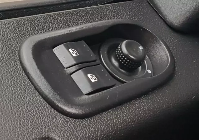 RENAULT MASTER KONTENER 8EP 4,21x2,23x2,22 KLIMA MANUAL KRAJOWY 6-BIEGÓW 