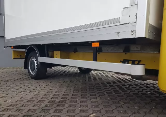 RENAULT MASTER KONTENER 8EP 4,21x2,23x2,22 KLIMA MANUAL KRAJOWY 6-BIEGÓW 