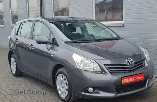 TOYOTA Verso 
